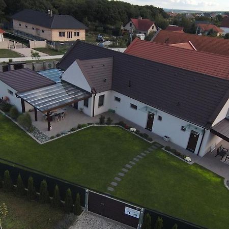 Appartamento Oelyv Fertőrákos Esterno foto