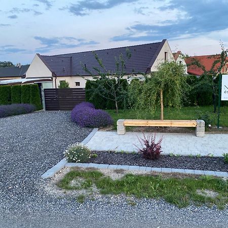 Appartamento Oelyv Fertőrákos Esterno foto