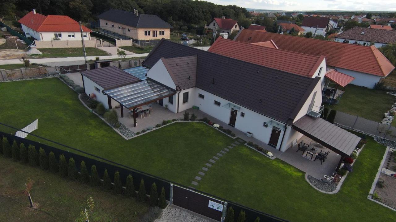 Appartamento Oelyv Fertőrákos Esterno foto